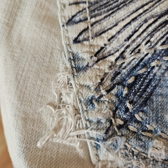 Womens Distressed Silver Jean Shorts - Picture 7 of 13